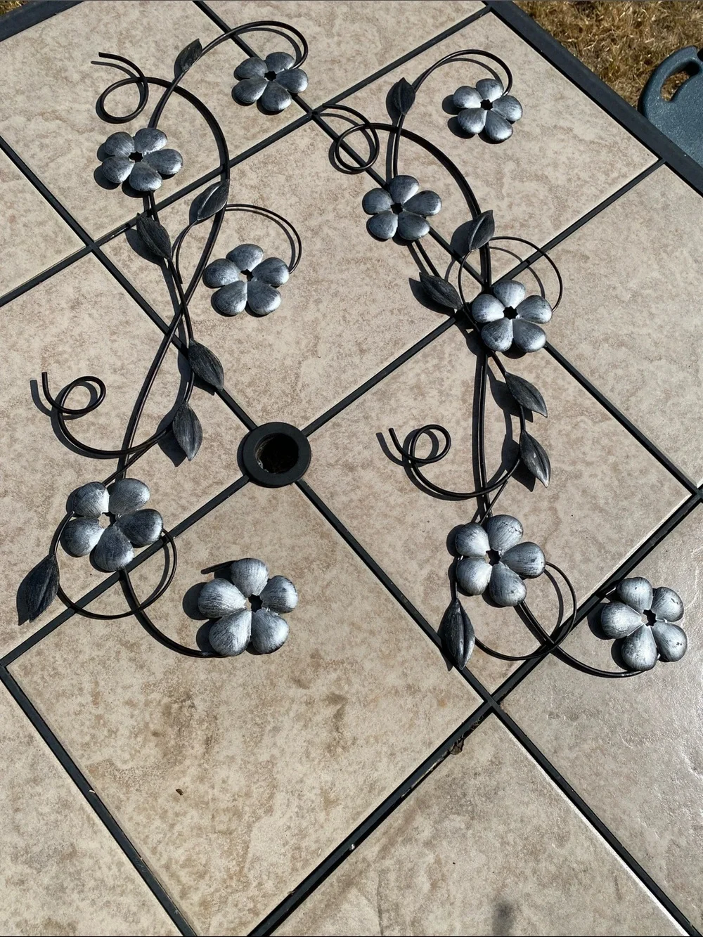 Decorative Metal Floral Vine Wall Art Set of 2 (11